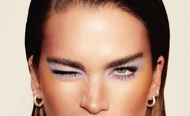 Κουκουλωτά μάτια