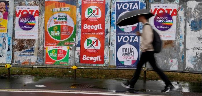 Στις κάλπες υπό βροχή οι Ιταλοί—Το βράδυ θα ψηφίσει η Μελόνι