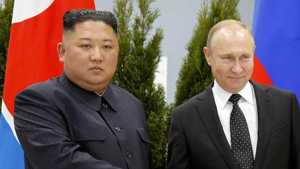 Βόρεια Κορέα: Διαψεύδει πως εξήγαγε όπλα και πυρομαχικά στη Ρωσία