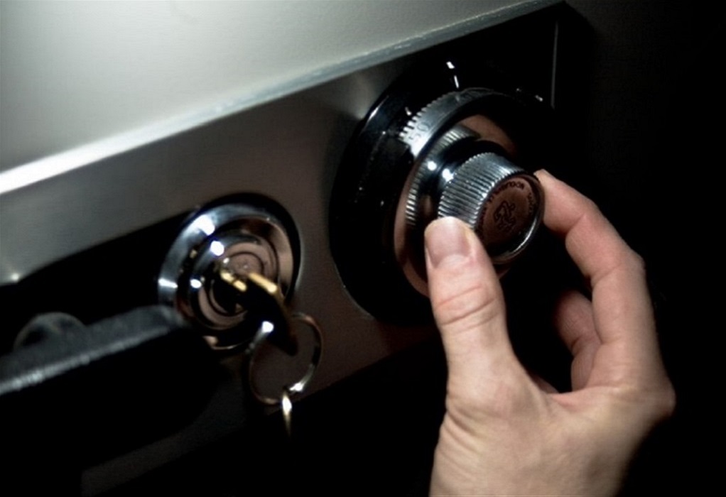 Σκιάθος: Νοίκιασε το σπίτι σε Ιταλούς και βρήκε το χρηματοκιβώτιo άδειο