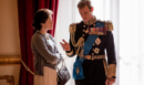 The Crown: Η αποκάλυψη πρωταγωνιστή της σειράς για την Βασίλισσα Ελισάβετ