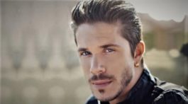 Νίκος Οικονομόπουλος