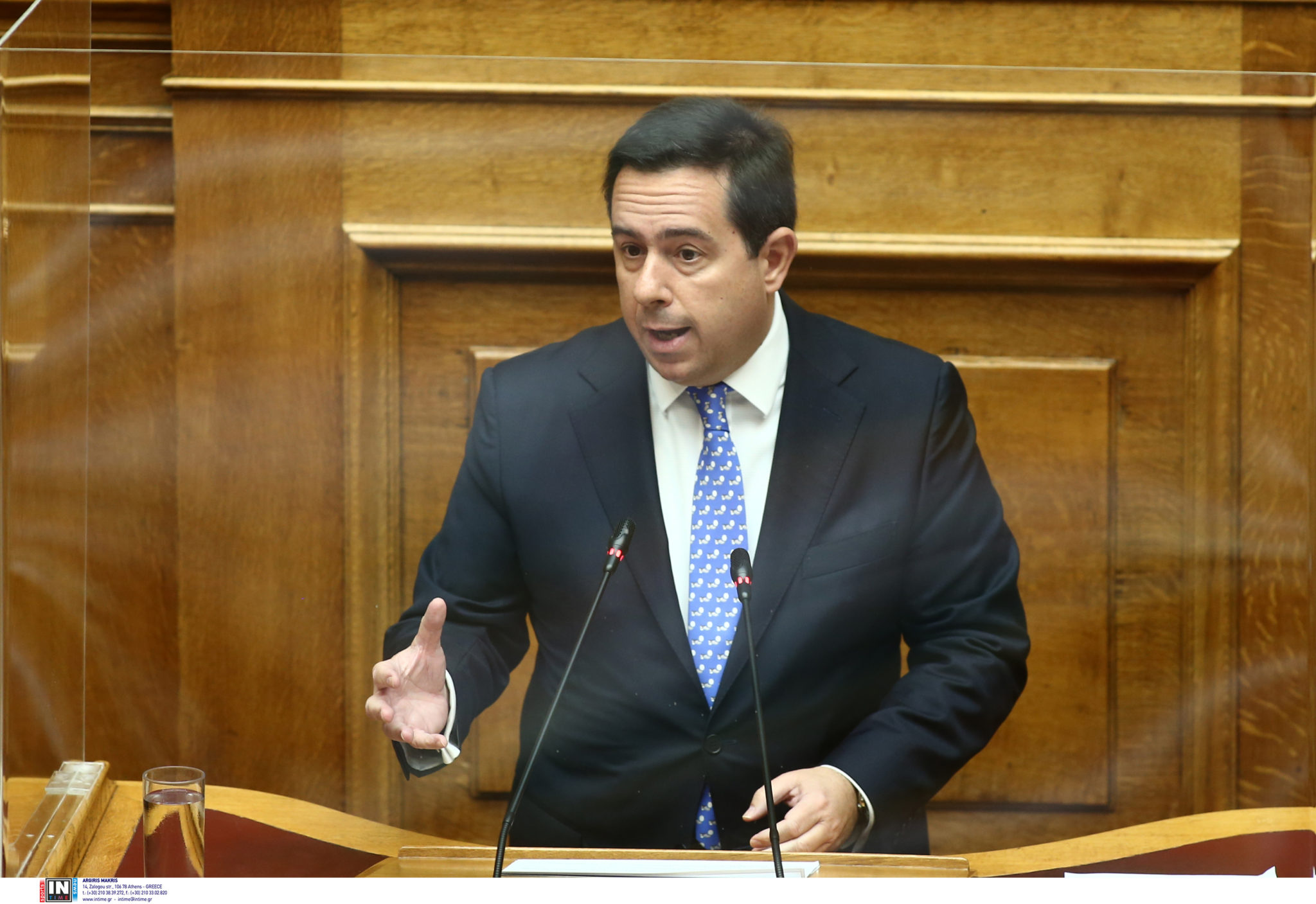 Νότης Μηταράκης