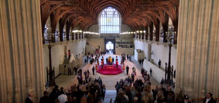 λαϊκό προσκύνημα βασίλισσα Ελισάβετ