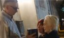 Μάρθα Καραγιάννη: Η συγκινητική στιγμή που ο Δημήτρης Σούρας παρέλαβε την τέφρα της