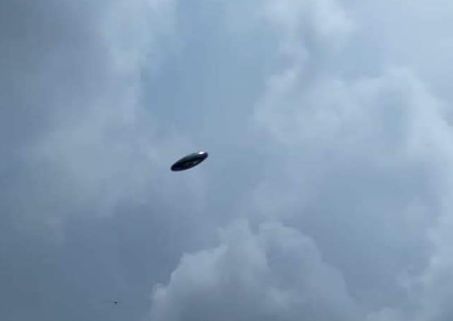 Viral πεντακάθαρες ΦΩΤΟ ενός UFO στο Μεξικό