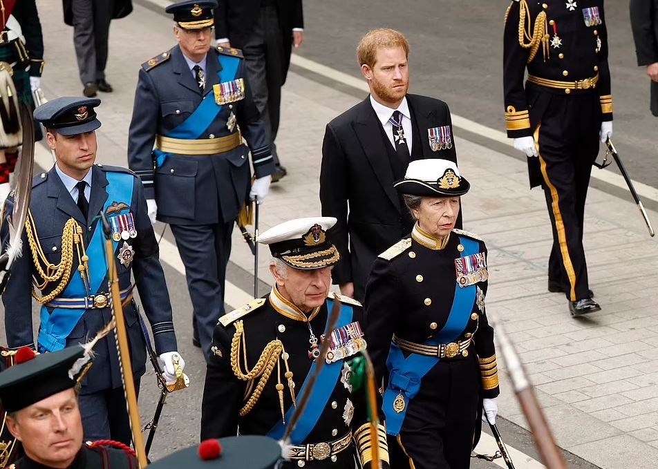 Βασίλισσα Ελισάβετ: Ενωμένοι στη θλίψη ο Ουίλιαμ και ο Χάρι