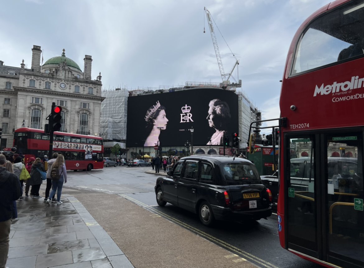 Η κηδεία της βασίλισσας Ελισάβετ θα προβληθεί σε 125 κινηματογράφους και αμέτρητες γιγαντοοθόνες