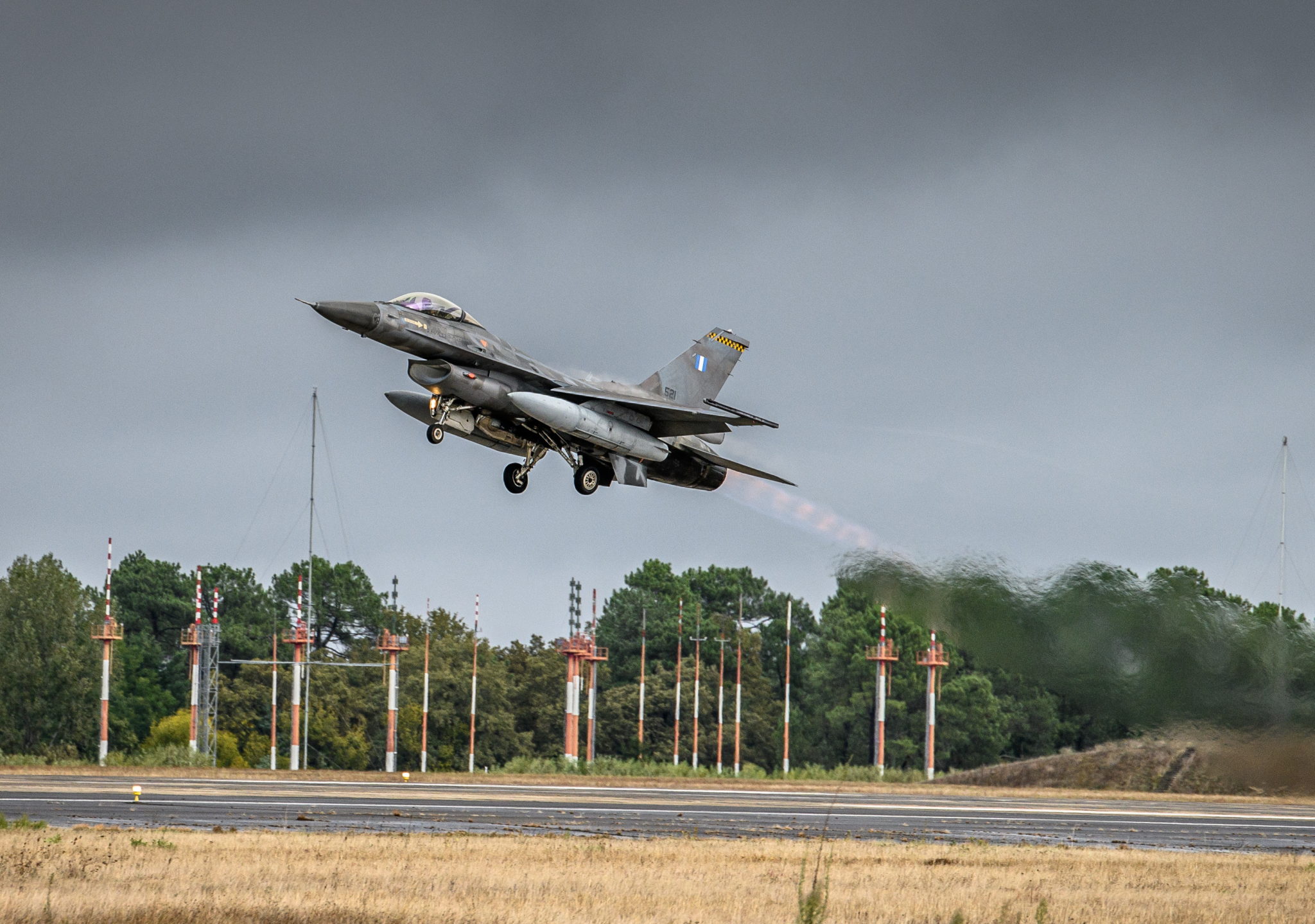 F16 grecque