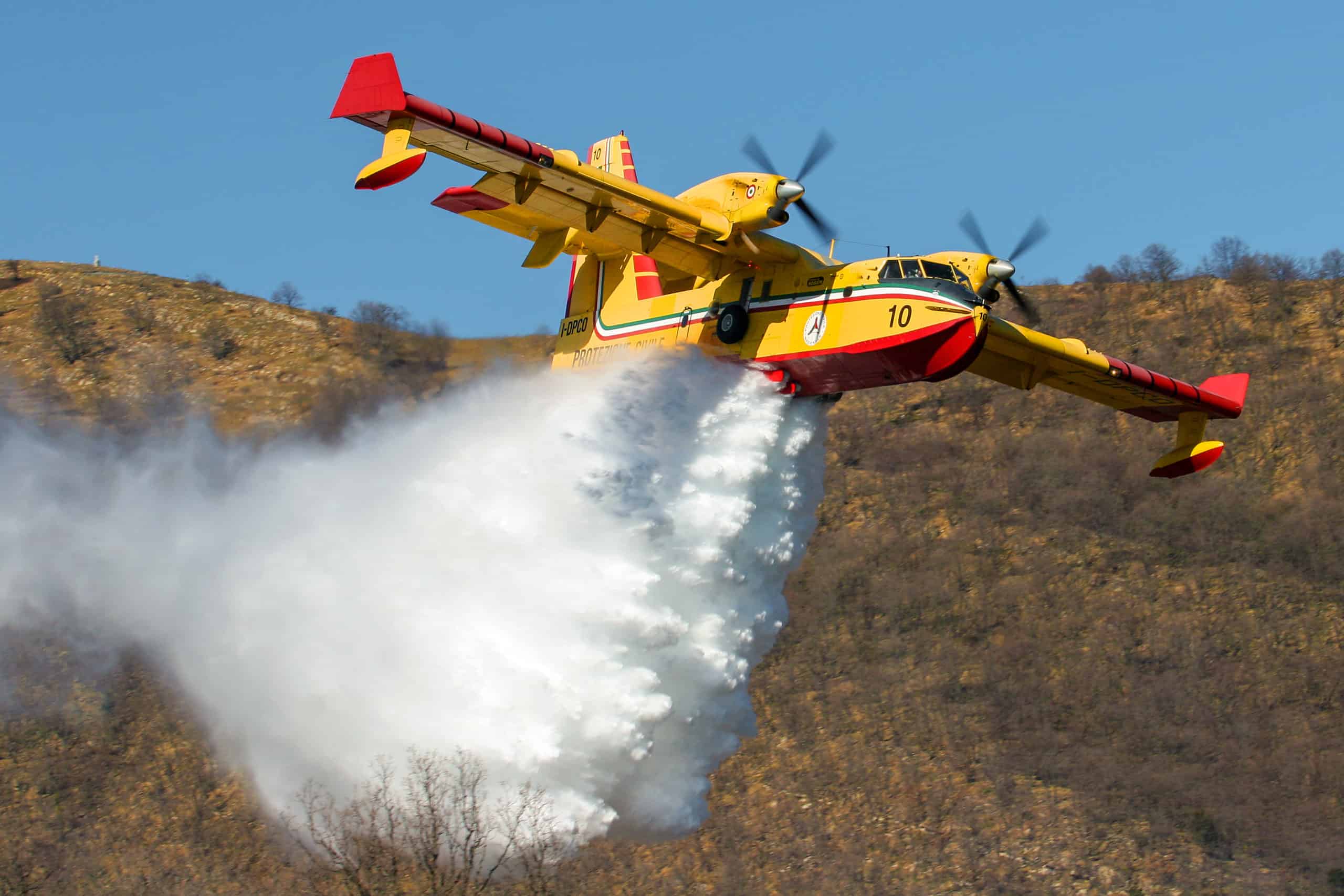 Ιταλία: Συνετρίβη πυροσβεστικό αεροσκάφος στην Αίτνα – Συγκλονιστικό ΒΙΝΤΕΟ