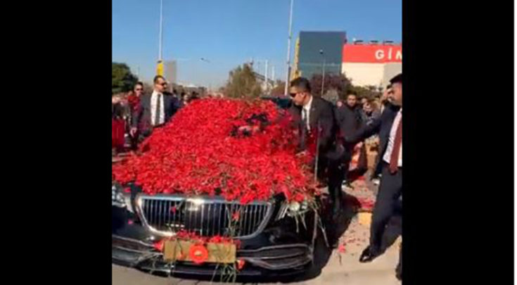 Ερντογάν- ροδοπέταλα