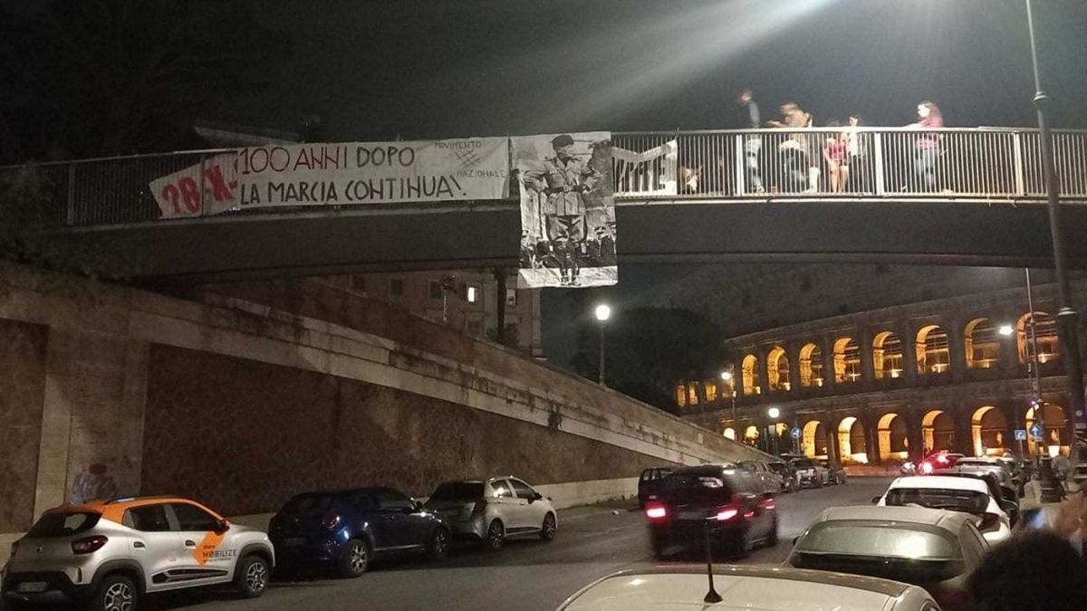 Ιταλία: Φασιστική οργάνωση κρέμασε σε γέφυρα φωτογραφία του Μουσολίνι