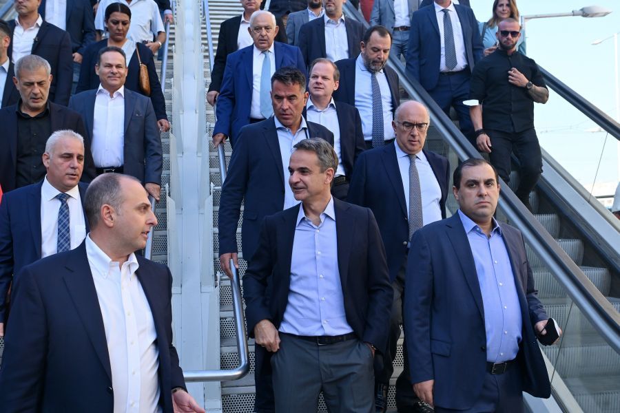 Κυριάκος Μητσοτάκης - μετρό Πειραιά