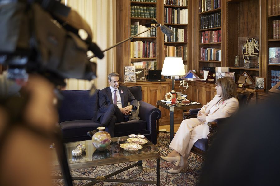 Μητσοτάκης - Σακελλαροπούλου