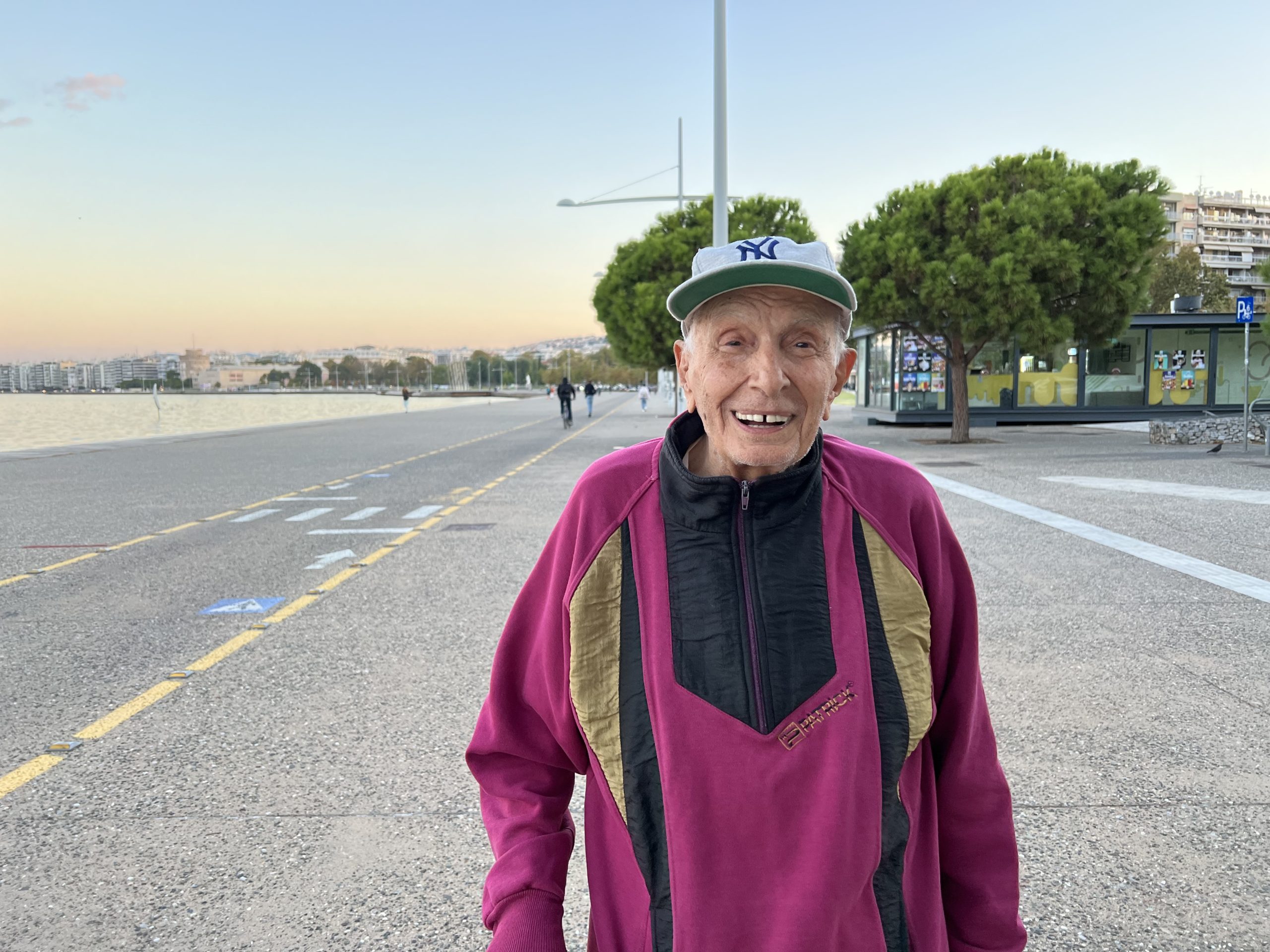 Ο γηραιότερος περιπατητής στη Θεσσαλονίκη
