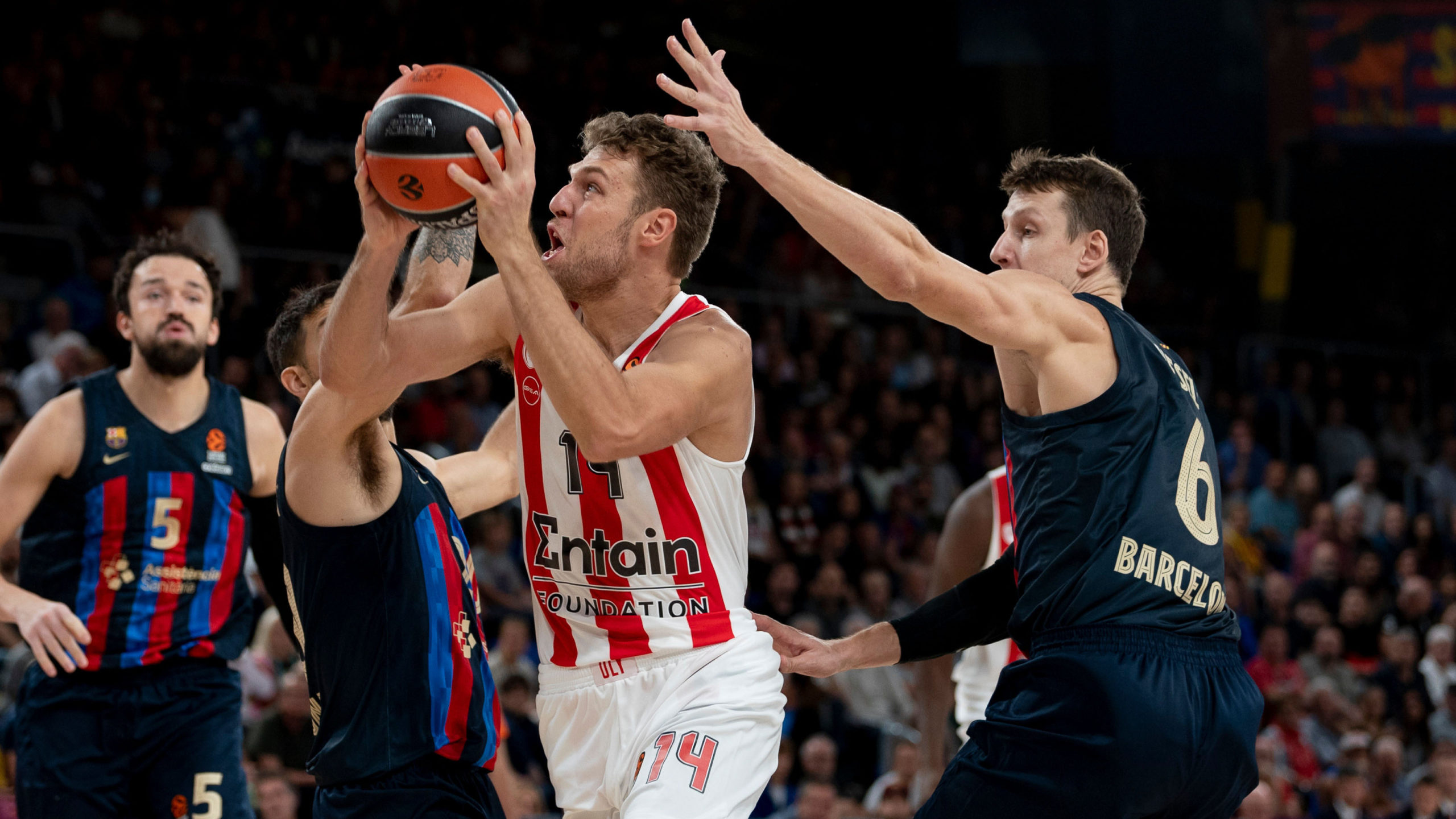 Euroleague: Μπαρτσελόνα – Ολυμπιακός 70-80 – Με Στεφ… «Λάρυ» πέρασε από την Βαρκελώνη