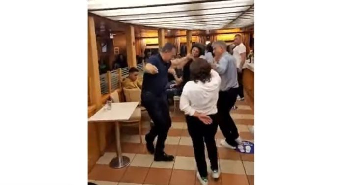 Γιάννης Βρούτσης- χορός στο πλοίο