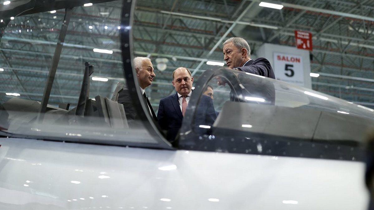 Η Τουρκία φλερτάρει με τα Eurofighter και η Βρετανία της κλείνει το μάτι για κινητήρες