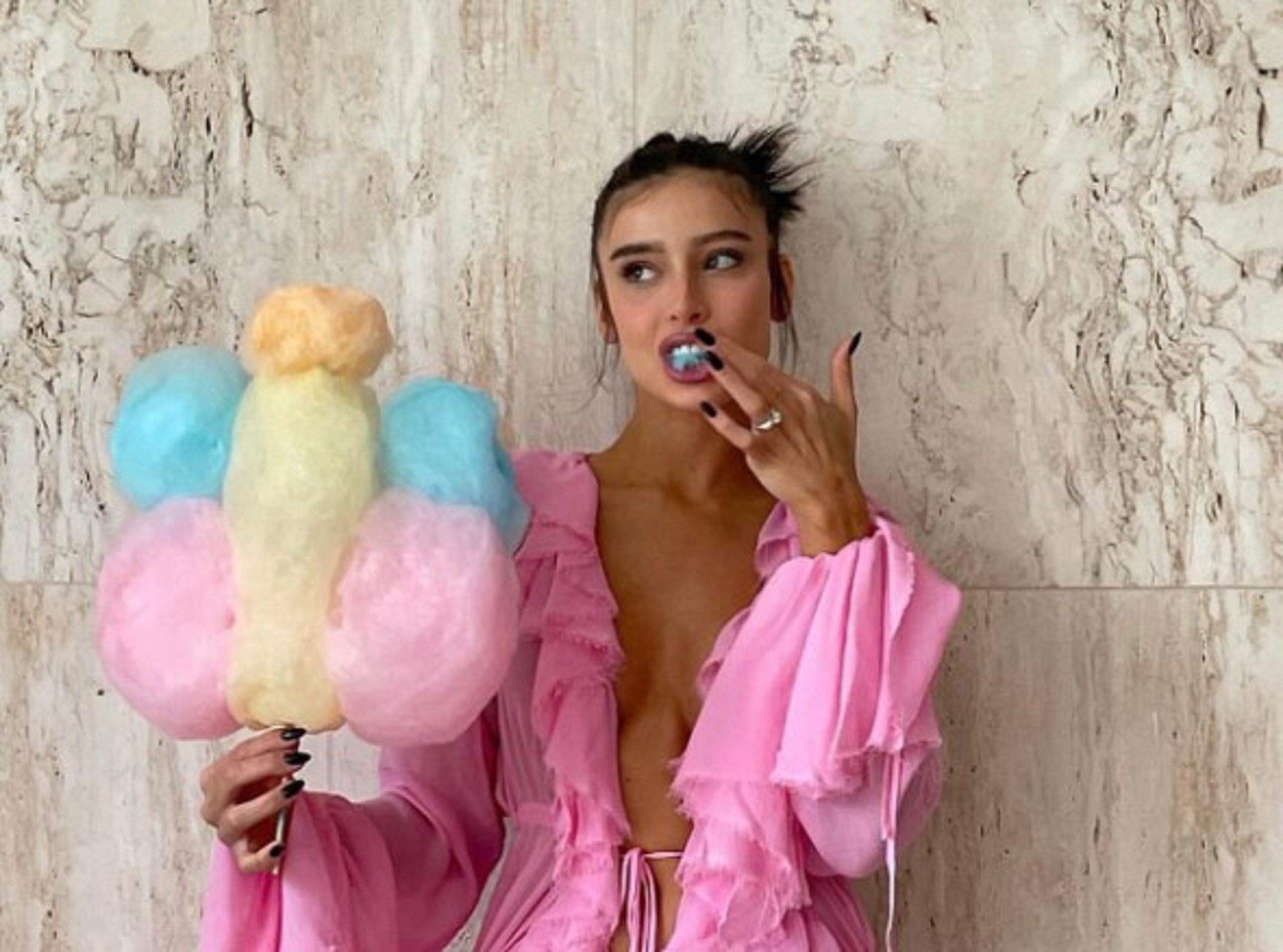 Birthday girl: 6 λαμπερά outfits για να ξεχωρίζετε την ημέρα των γενεθλίων σας