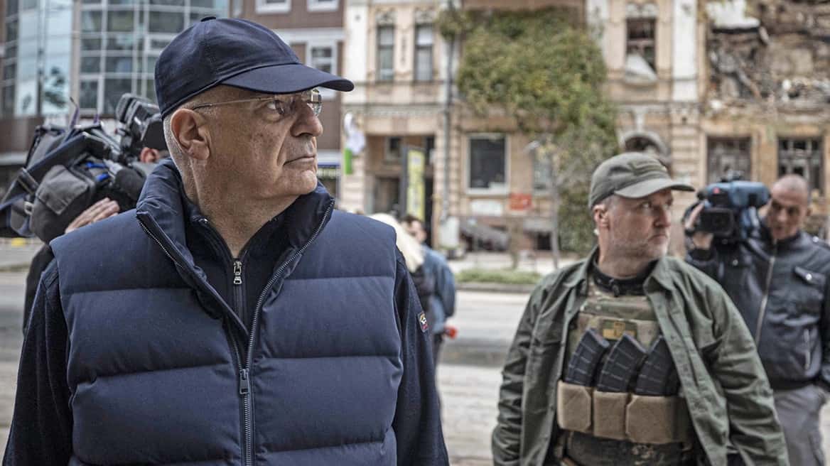 Συνάντηση Δένδια – Κουλέμπα: Η συγκλονιστική δήλωση του Ουκρανού ομολόγου του στο καταφύγιο στο Κίεβο