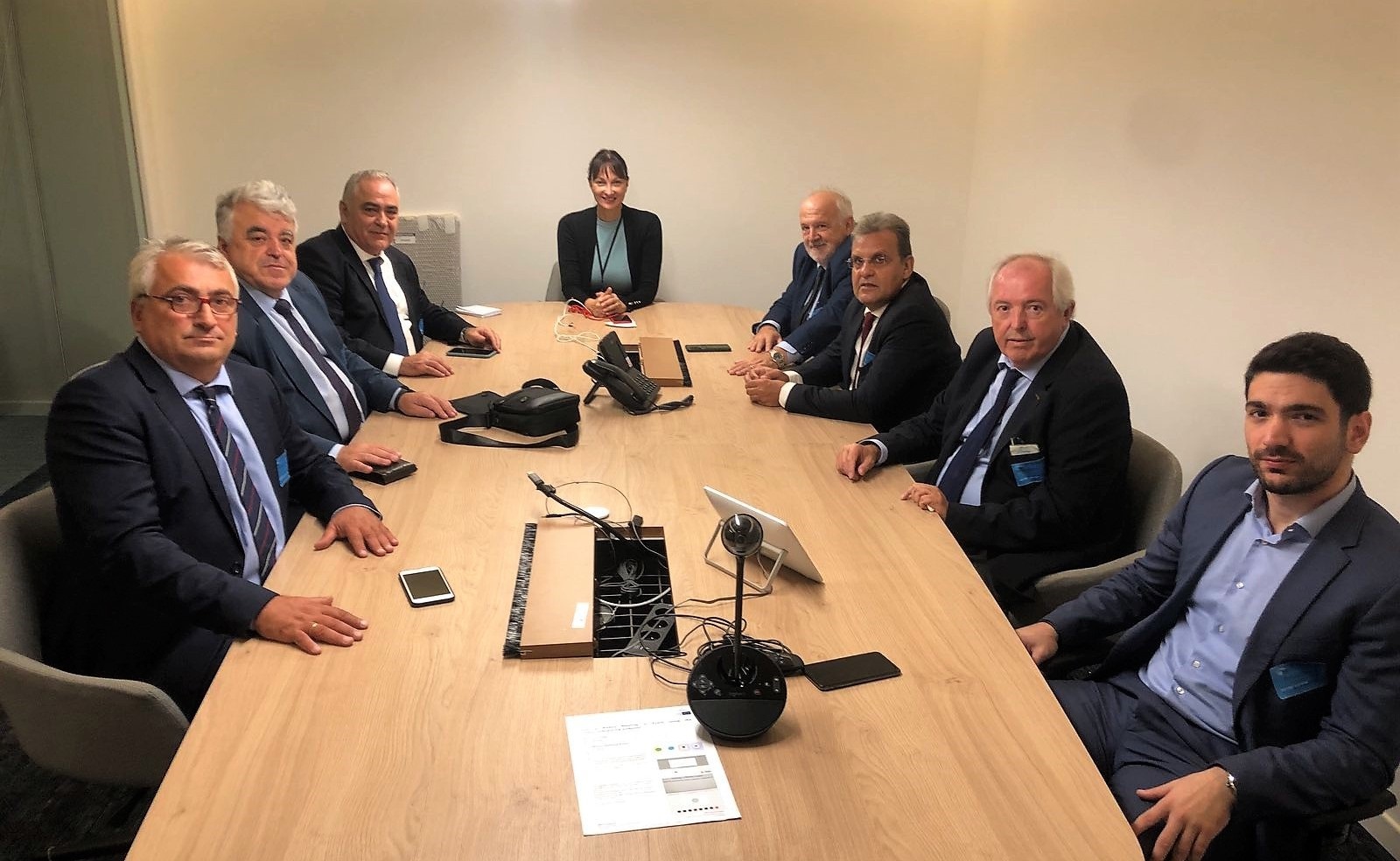 Συνάντηση Κουντουρά με τους προέδρους έξι Επιμελητηρίων της Ελλάδας για την ανάγκη ουσιαστικής στήριξης των μικρομεσαίων επιχειρήσεων