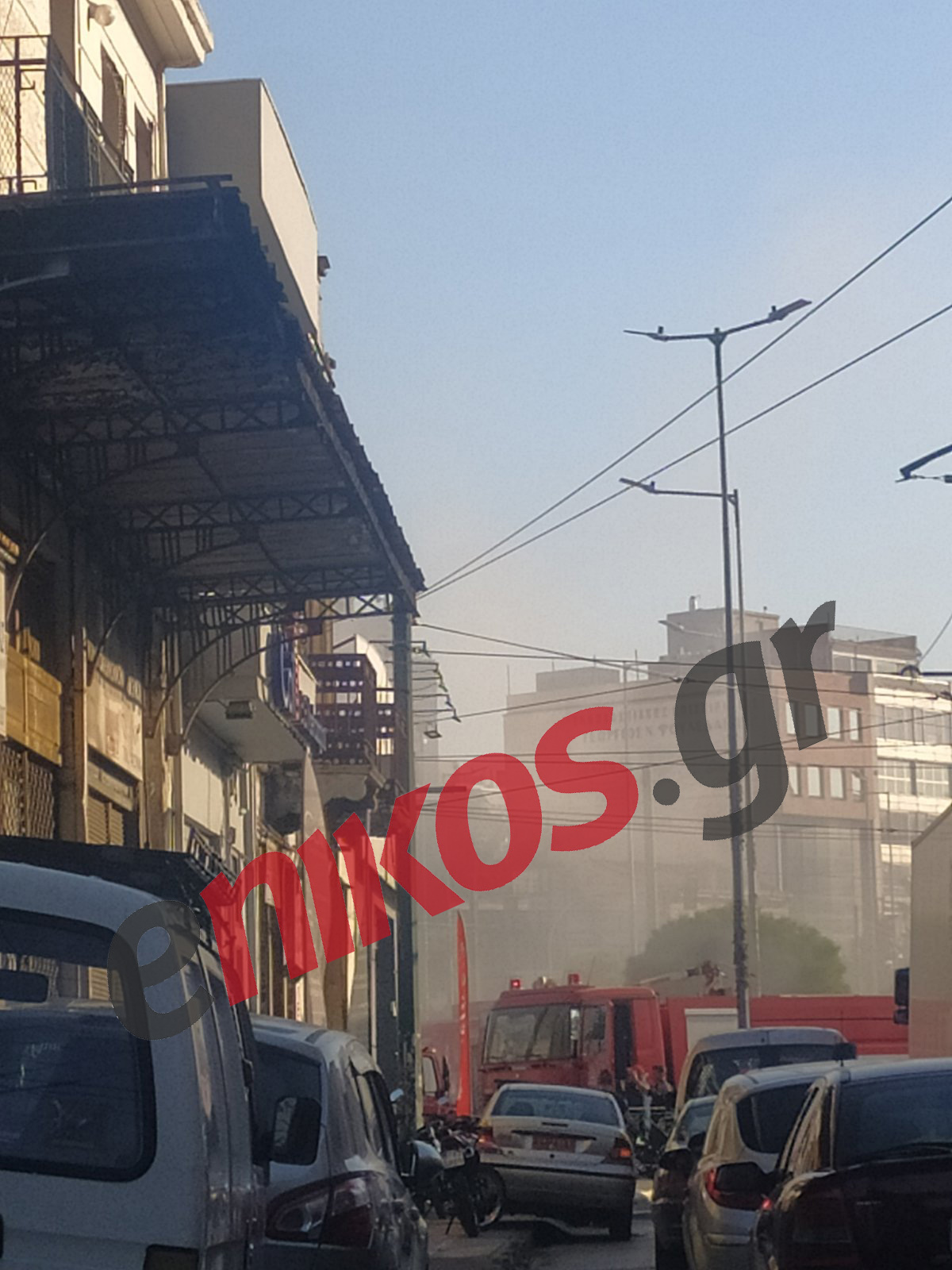 φωτιά στον Πειραιά 