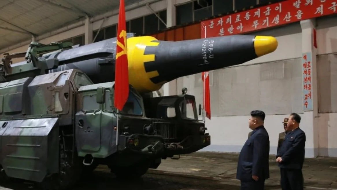 ΕΕ: Απερίσκεπτη και εσκεμμένα προκλητική η εκτόξευση πυραύλου της Βόρειας Κορέας πάνω από την Ιαπωνία
