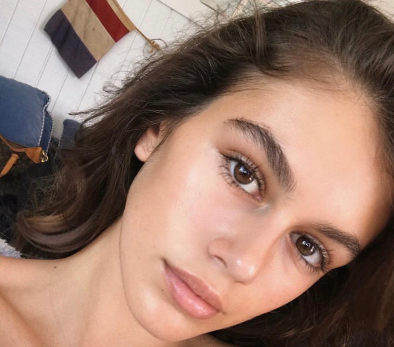 Lash lift: Μπορεί να γίνει στο σπίτι χρησιμοποιώντας απλά βαζελίνη;