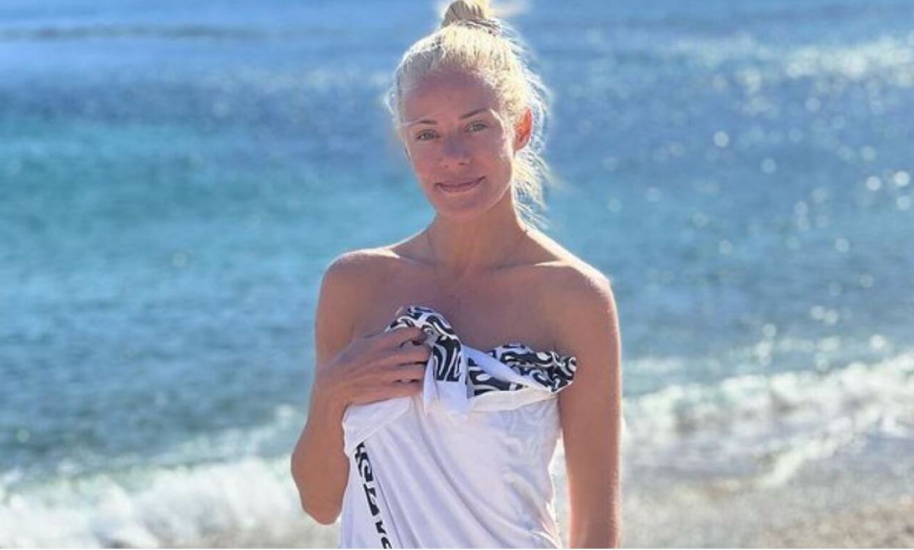 Ζέτα Μακρυπούλια: Οι βουτιές στη θάλασσα στα τέλη Οκτώβρη