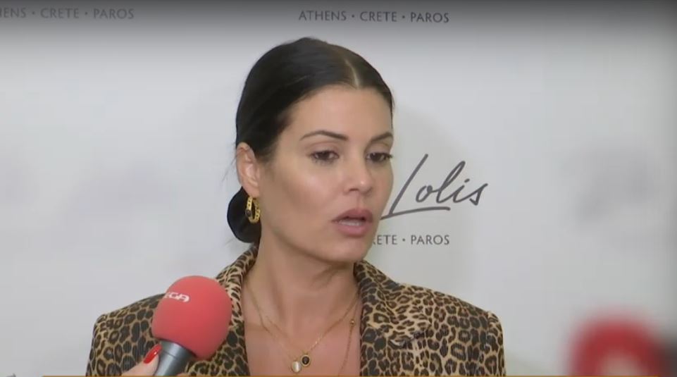 Μαρία Κορινθίου: Πέφτουν πολλά μαχαίρια στα πρωινά