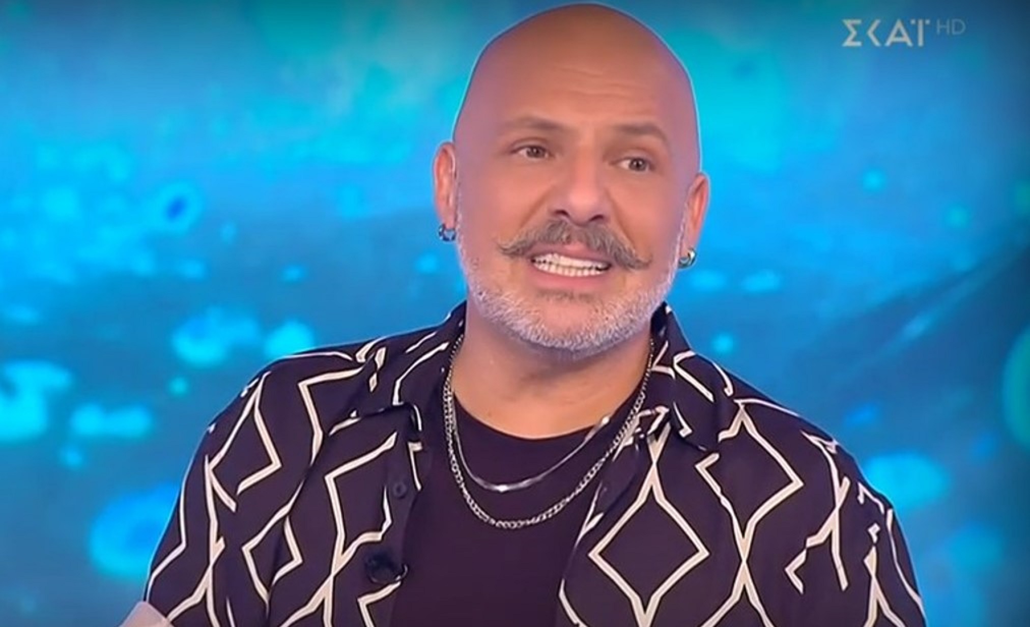 Ο Νίκος Μουτσινάς για την Super Κατερίνα: «Συγγνώμη αλλά είναι τόσο παλιά τηλεόραση, που είναι πια εμετός»