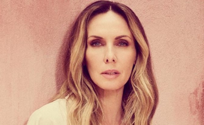 Εβελίνα Παπούλια