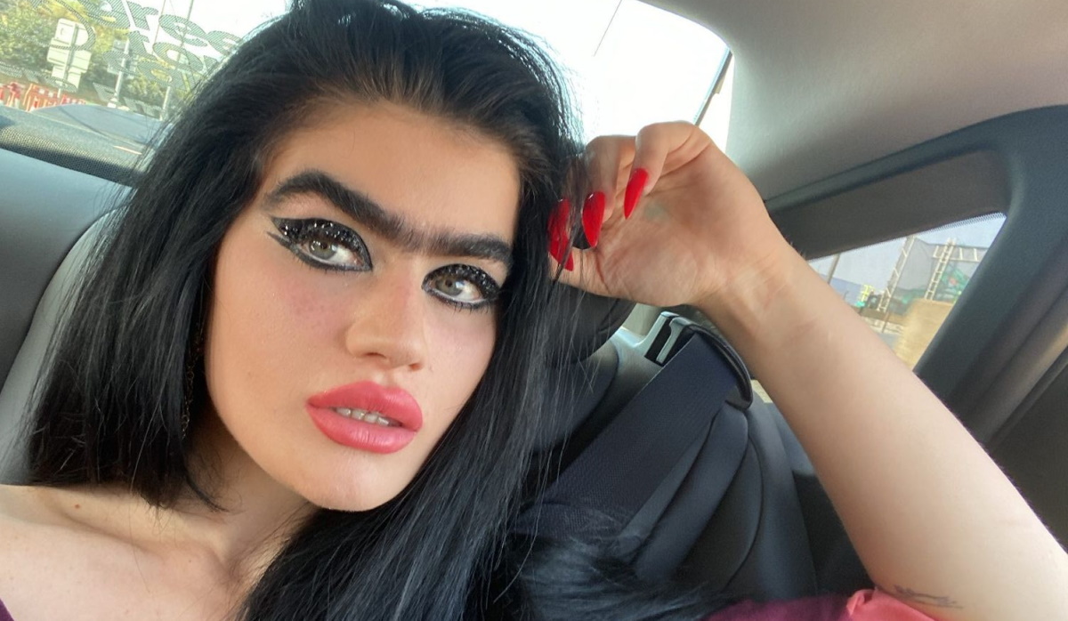 Σοφία Χατζηπαντελή: Ποζάρει μόνο με τα εσώρουχά της