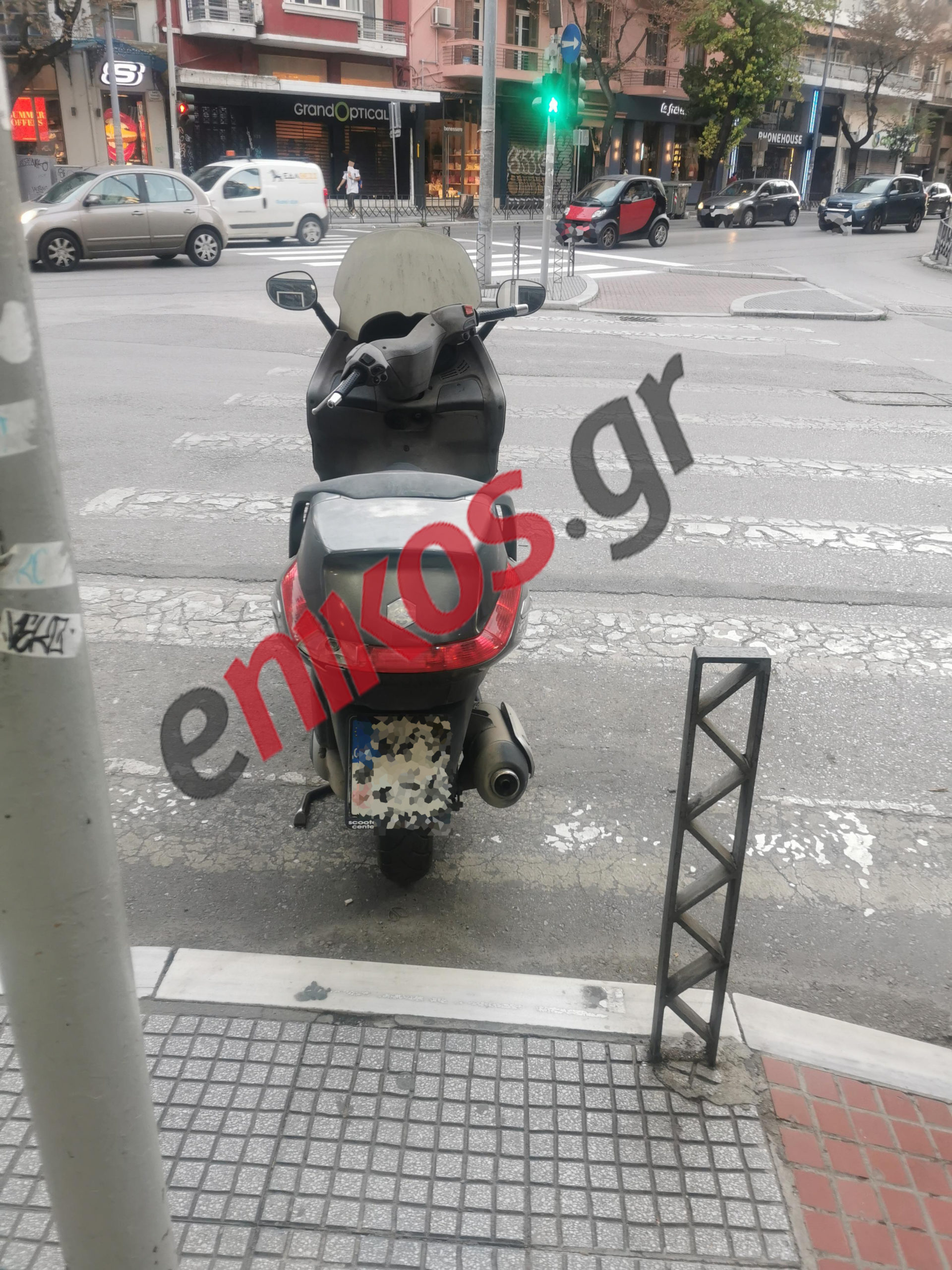 Θεσσαλονίκη Παράνομο παρκάρισμα