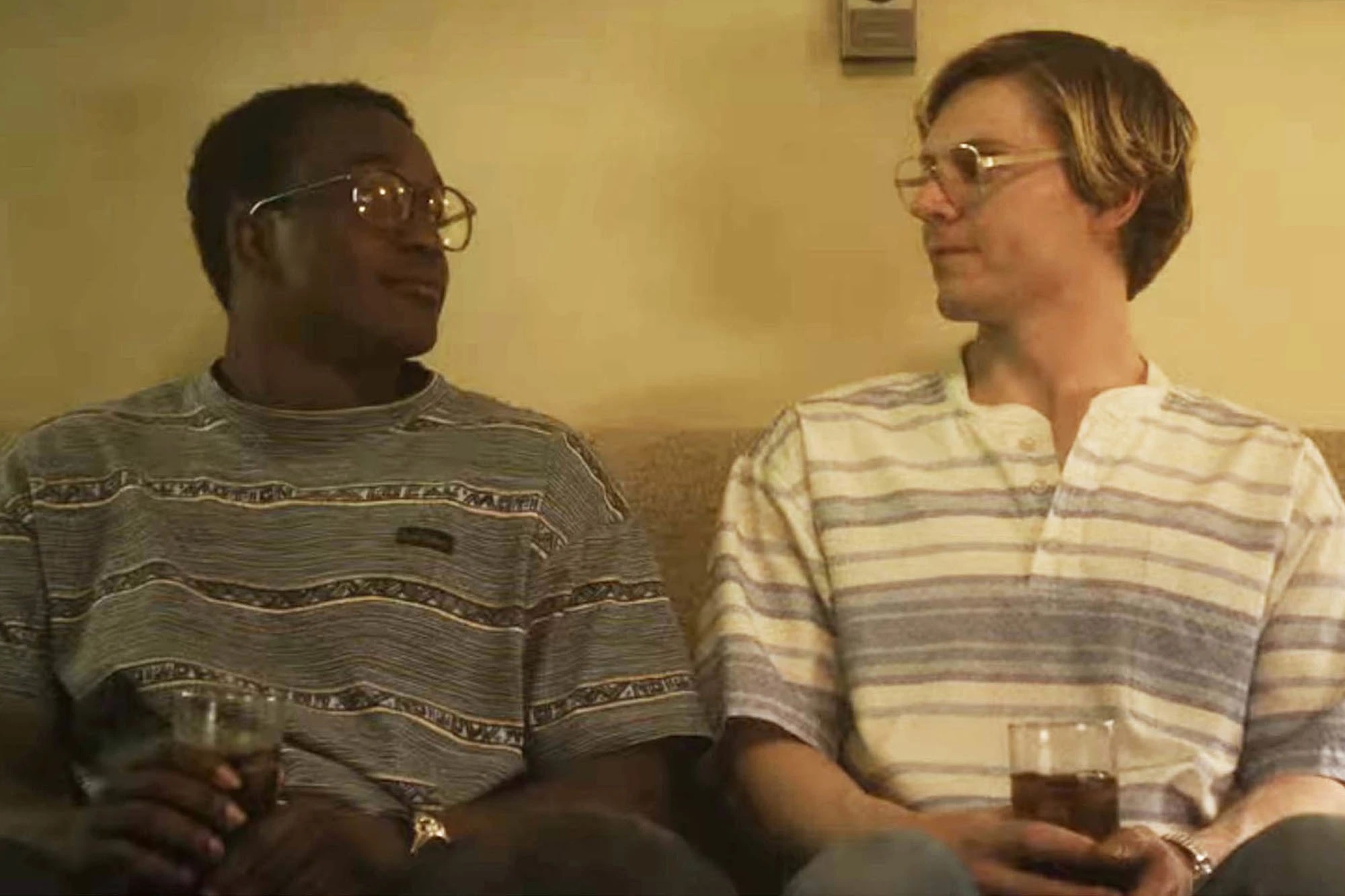 Τόνι Χιουζ Τζέφρι Ντάμερ