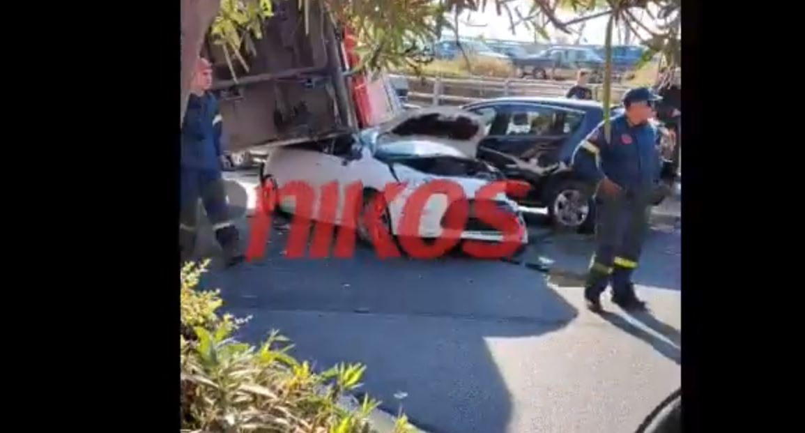 Φάληρο: Νέες εικόνες από το σημείο που έγινε το τροχαίο – ΒΙΝΤΕΟ αναγνώστη