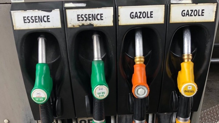 Βέλγιο: Γάλλοι οδηγοί περνούν τα σύνορα για να ανεφοδιαστούν με καύσιμα, λόγω της απεργίας στα διυλιστήρια