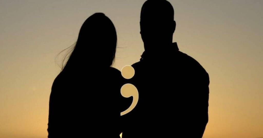 Τραγουδιστής και πασίγνωστη επιχειρηματίας μαζί στη Θεσσαλονίκη – Τα παθιασμένα φιλιά σε ξενοδοχείο