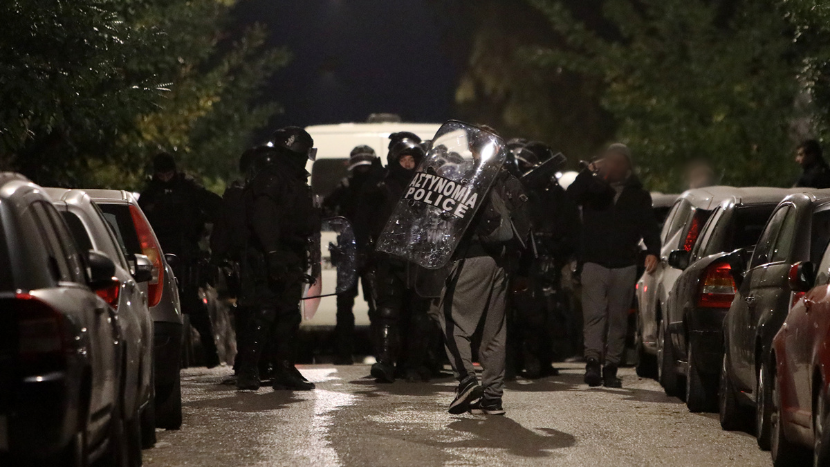 Προσφυγικά: Η ανακοίνωση της ΕΛ.ΑΣ για τις 78 συλλήψεις και τους τραυματισμούς 7 αστυνομικών