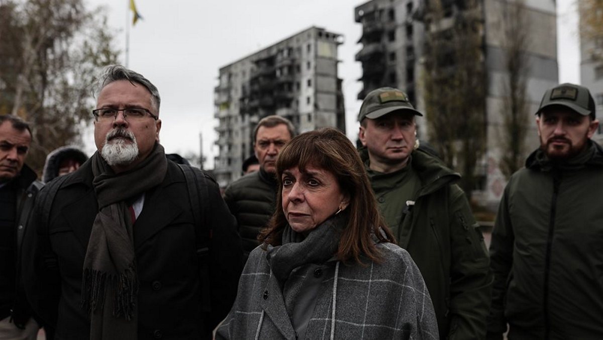 Σακελλαροπούλου: Συνάντησε τον πρόεδρο του Κοινοβουλίου της Ουκρανίας – Επισκέφθηκε τον καθεδρικό ναό της Αγίας Σοφίας Κιέβου
