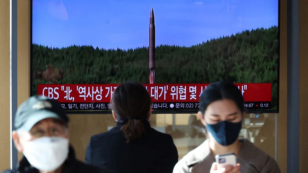 Βόρεια Κορέα: Εκτόξευσε 4 βαλλιστικούς πυραύλους