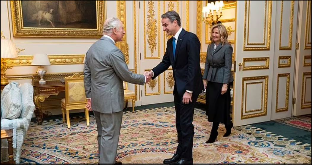 Κυριάκος Μητσοτάκης: Το σχέδιο για το Τατόι που συζήτησε με τον βασιλιά Κάρολο – Τι αναφέρει η Daily Mail