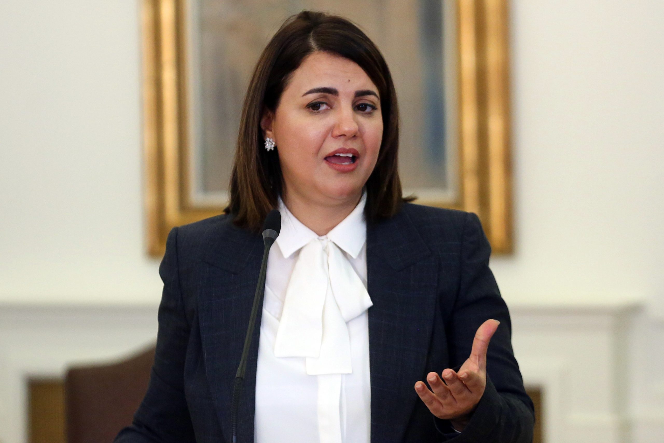 Η «παγίδα» στον Νίκο Δένδια με την Νάιλα Μανγκούς – Ποια είναι η «σιδηρά κυρία της Λιβύης» με τις σπουδές στις ΗΠΑ