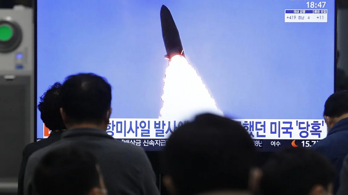 Βόρεια Κορέα: Νέα εκτόξευση βαλλιστικού πυραύλου ως «αντίποινα» στα κοινά στρατιωτικά γυμνάσια ΗΠΑ – Ν.Κορέας
