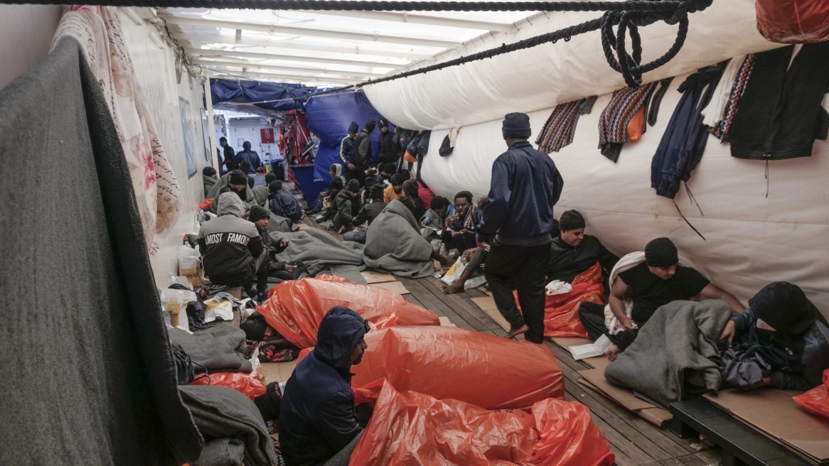 Μεταναστευτικό: Η Γαλλία στηλιτεύει την «απαράδεκτη συμπεριφορά» της Ιταλίας να αρνηθεί τον ελλιμενισμό του Ocean Viking