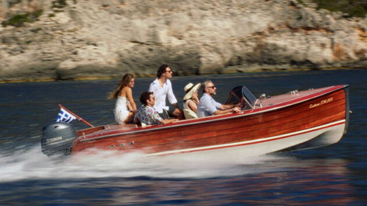 «Maestro»: Έτσι γυρίζεται η σειρά του Χριστόφορου Παπακαλιάτη