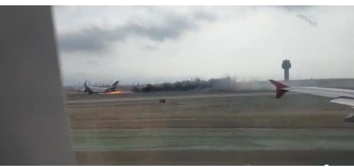 Περού: Η στιγμή που αεροσκάφος συγκρούεται με πυροσβεστικό όχημα κατά την προσγείωση – Δείτε το ΒΙΝΤΕΟ