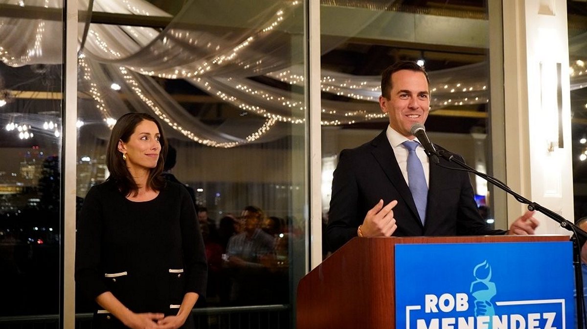 Ρόμπερτ Μενέντεζ Τζούνιορ: Η Τουρκία είναι μια δύναμη αποσταθεροποίησης – «Μπλόκο» για τα F-16