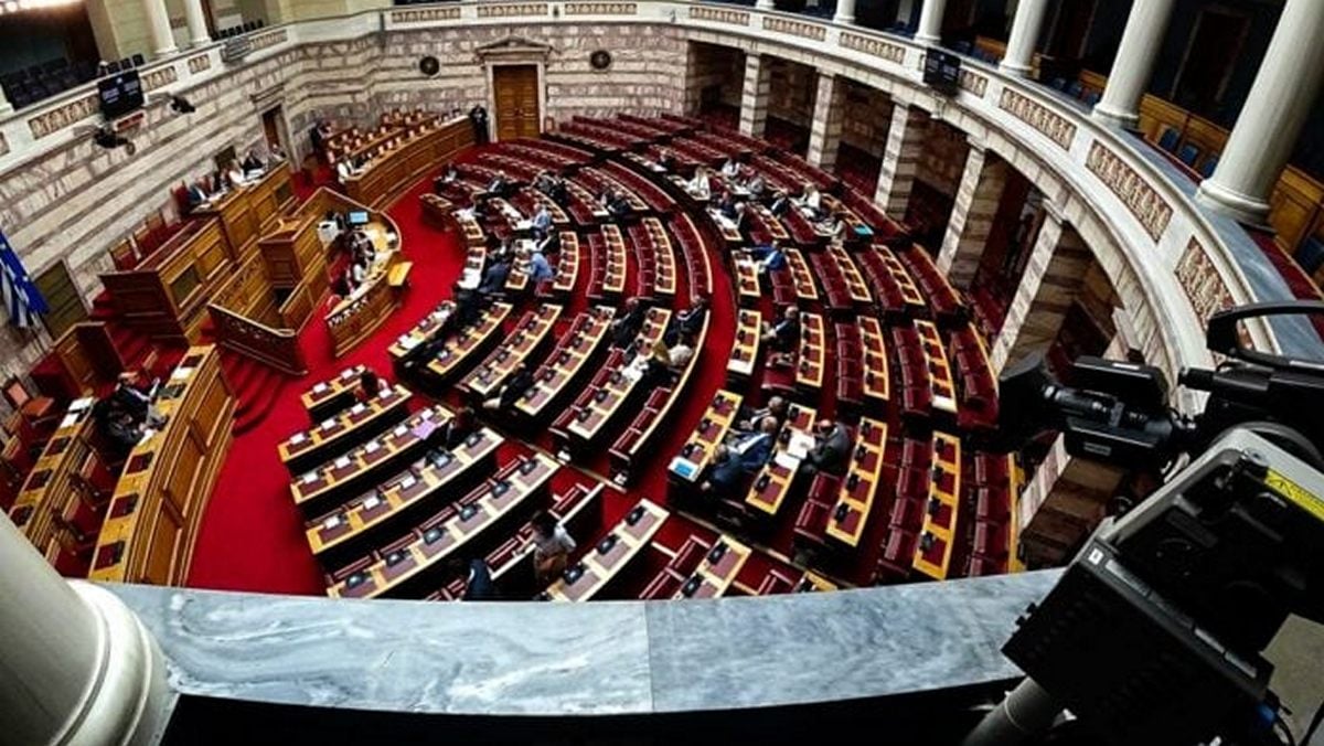 Βουλή: Κατατέθηκε το νομοσχέδιο για την διαφάνεια στον έντυπο και ηλεκτρονικό Τύπο