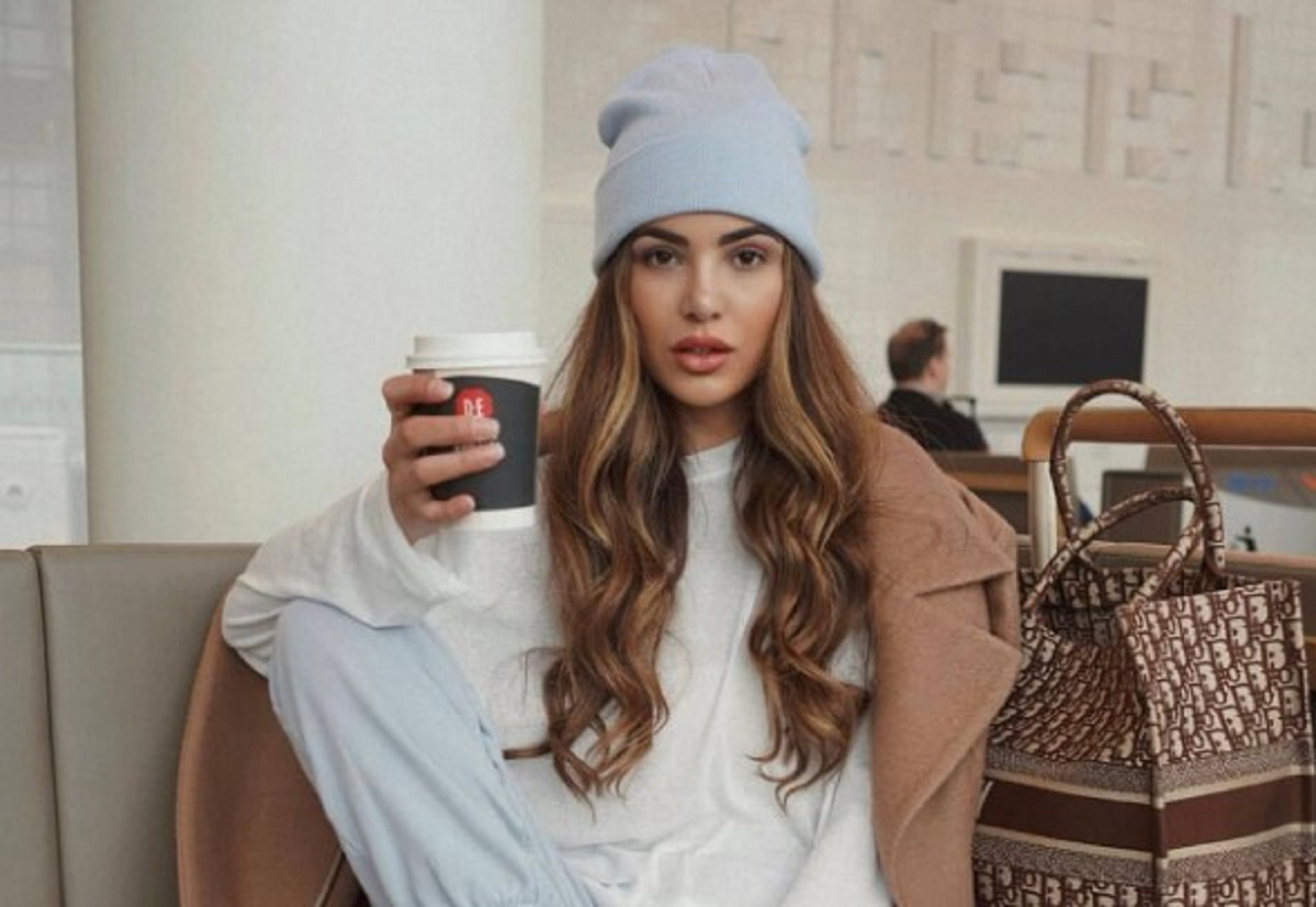 Airport Look: Εύκολες ιδέες για να ταξιδέψουμε με άνεση και στιλ